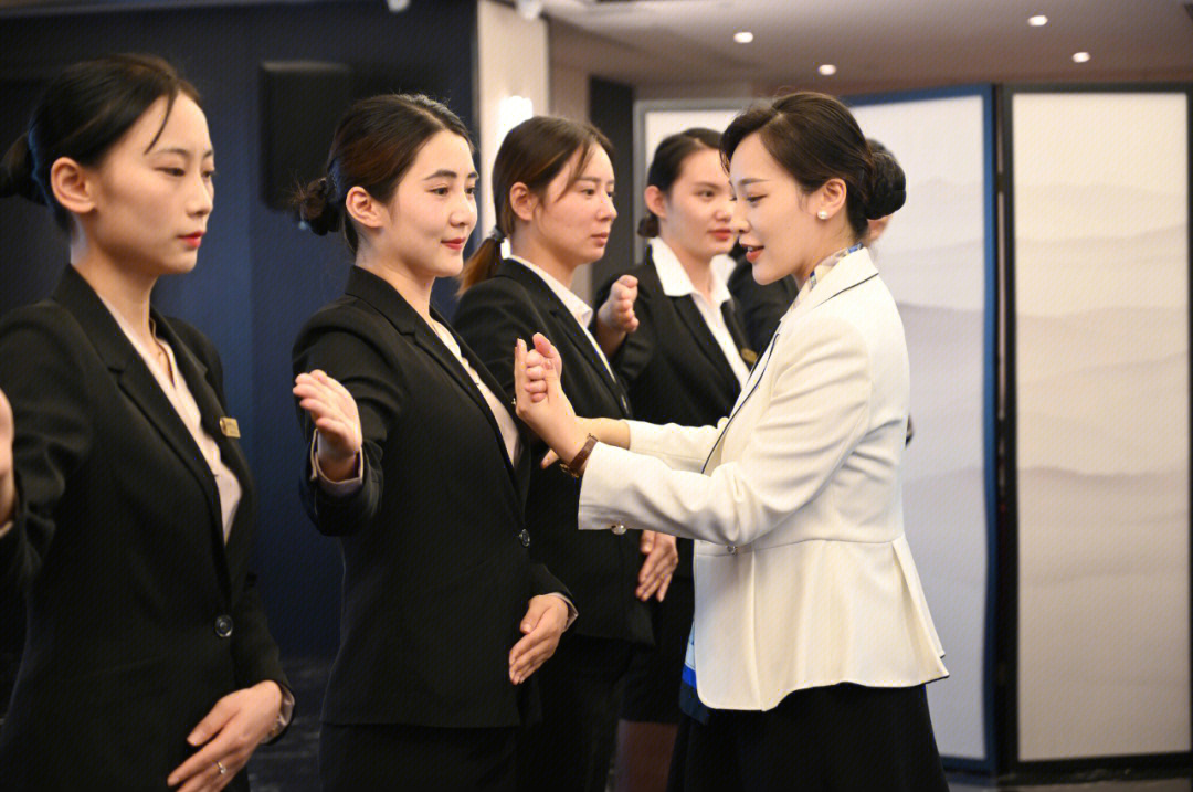 提升專業形象，鑄就會展服務新標桿——探析禮儀管家服務與培訓